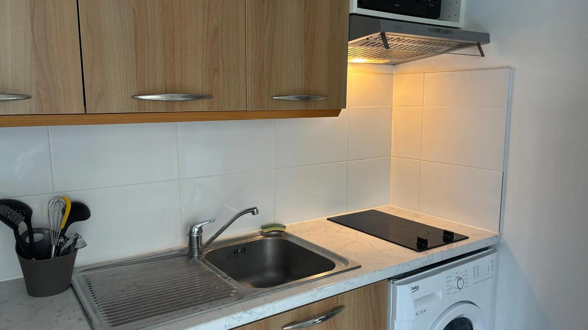 Apartamento Studio Calif, Face Tram Proche Mer Niza